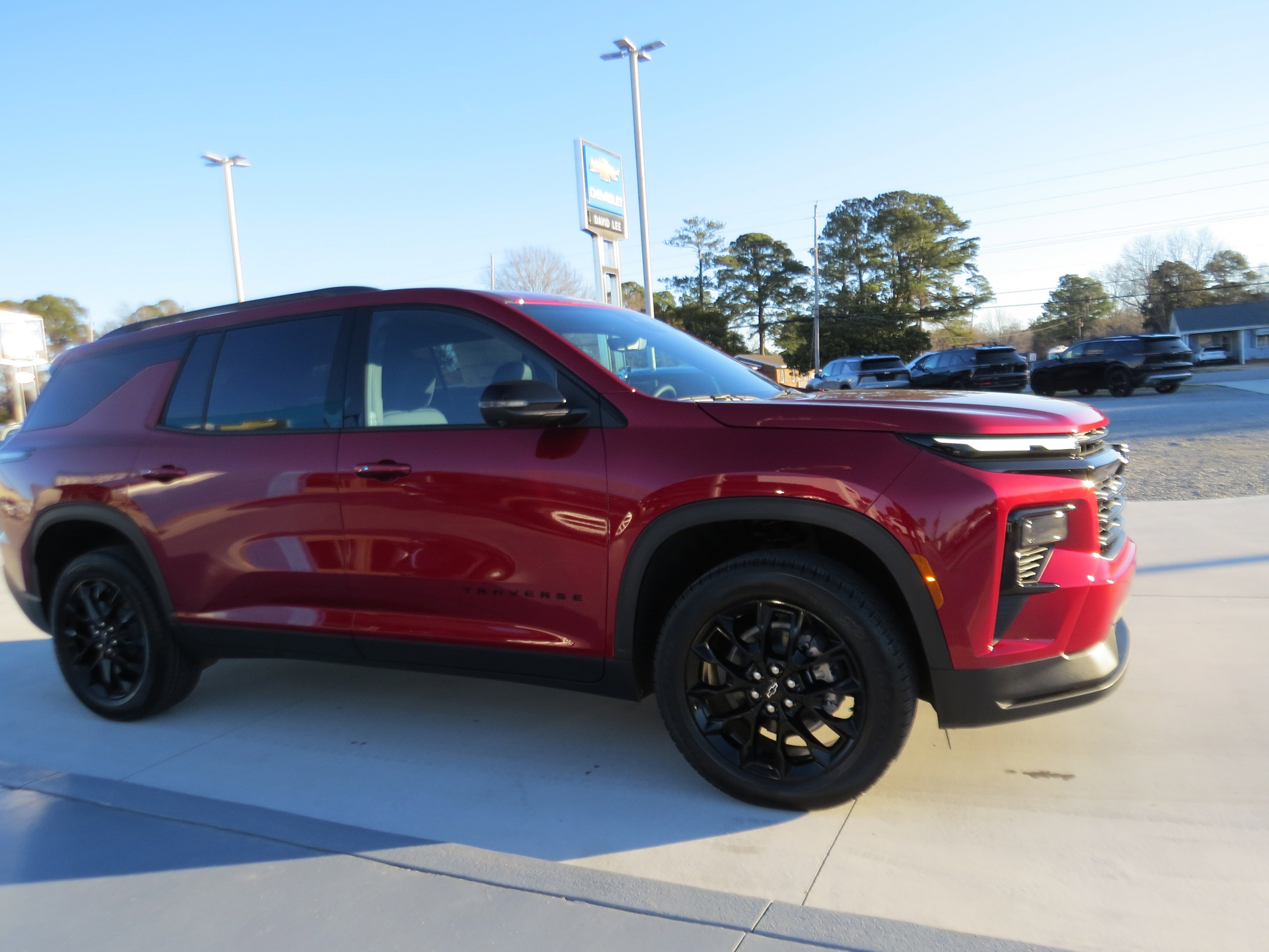 New 2026 Chevrolet Traverse LT w/ Midnight/Sport Edition FWD image 5