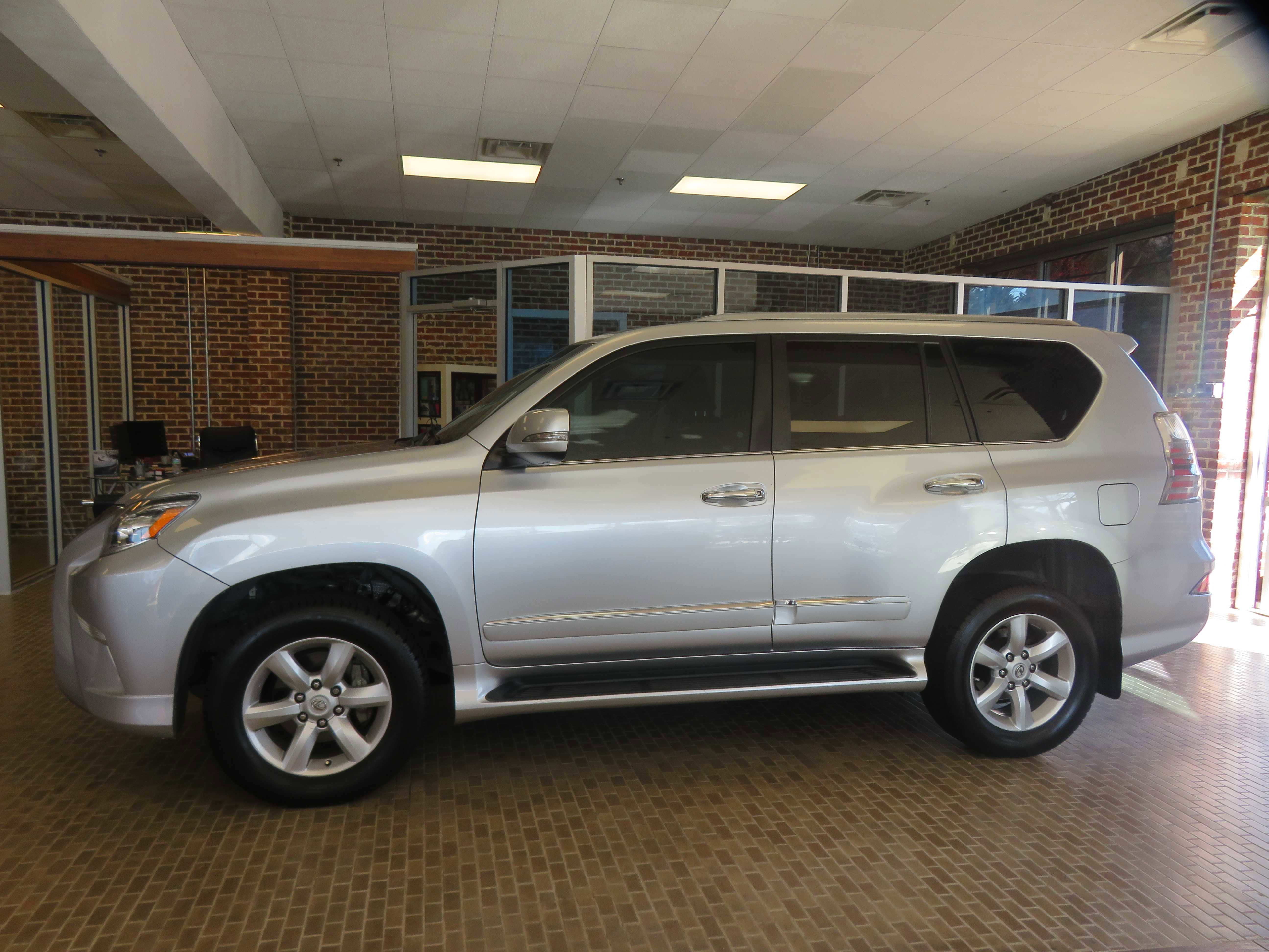 Used 2017 Lexus GX 460 w/ Navigation Package image 73
