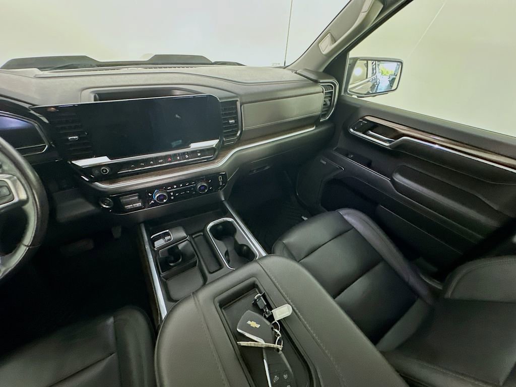 Used 2022 Chevrolet Silverado 1500 LT Trail Boss w/ Convenience Package II AWD/4WD image 11