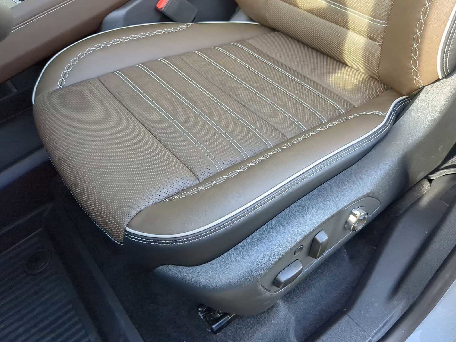 New 2026 GMC Acadia Denali Ultimate image 13