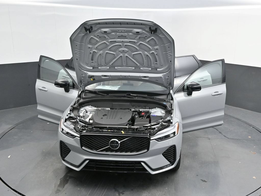 New 2026 Volvo XC60 B5 Plus w/ Protection Package Premier AWD/4WD image 32