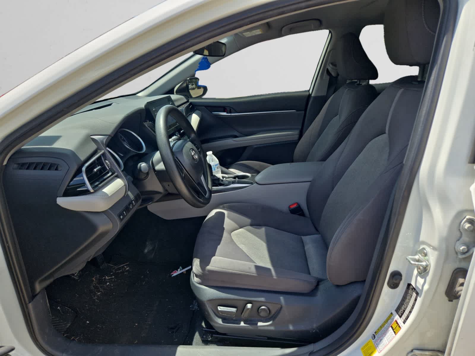 Used 2023 Toyota Camry LE FWD image 9