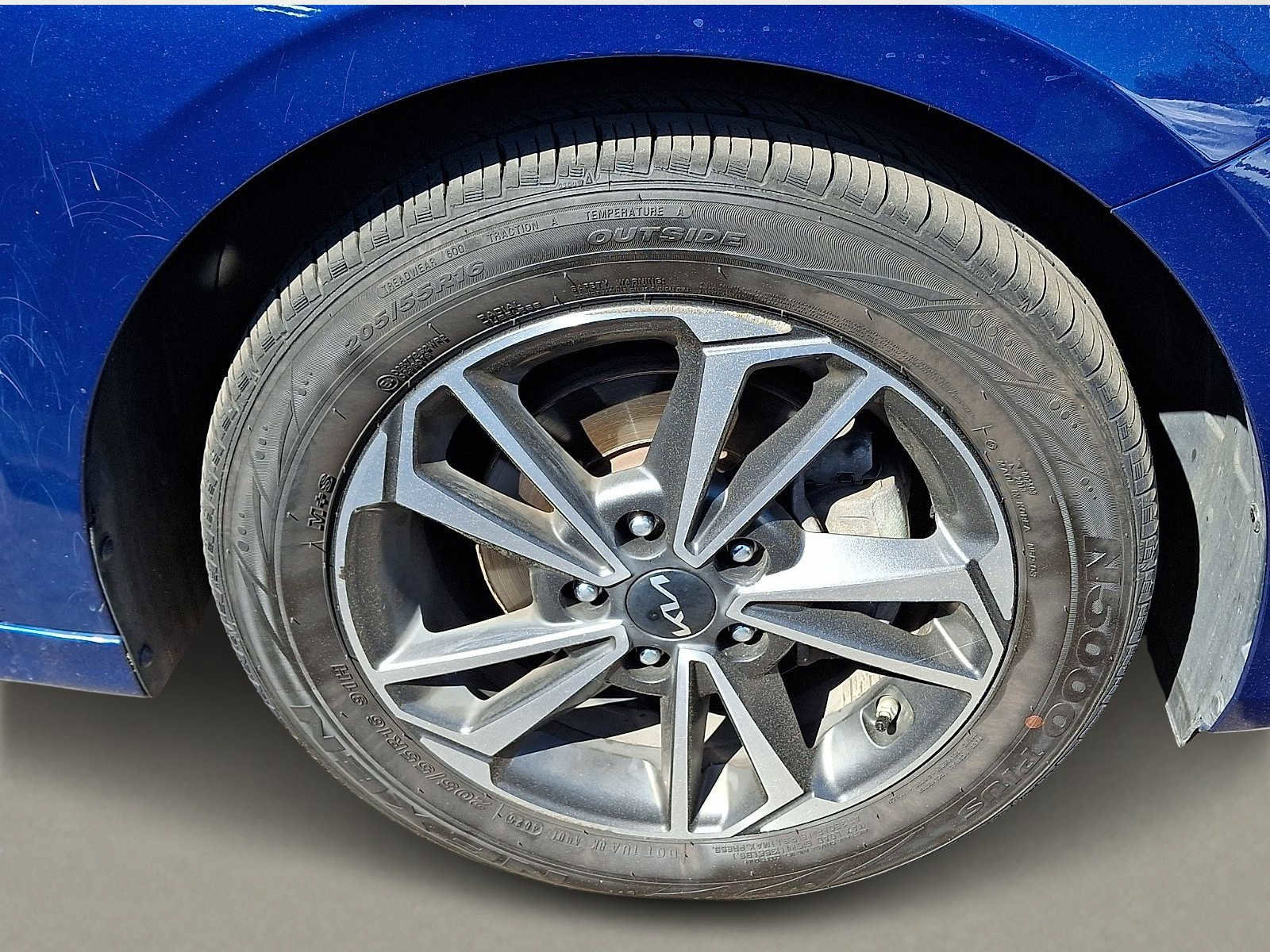 Used 2024 Kia Forte LXS w/ LXS Technology Package FWD image 3