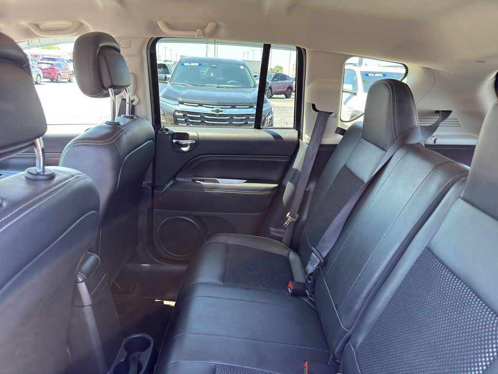 Used 2017 Jeep Compass Latitude AWD/4WD image 31