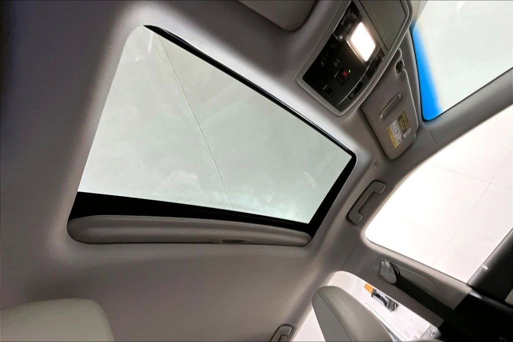 Used 2018 Lexus RX 350L FWD w/ Premium Package image 22