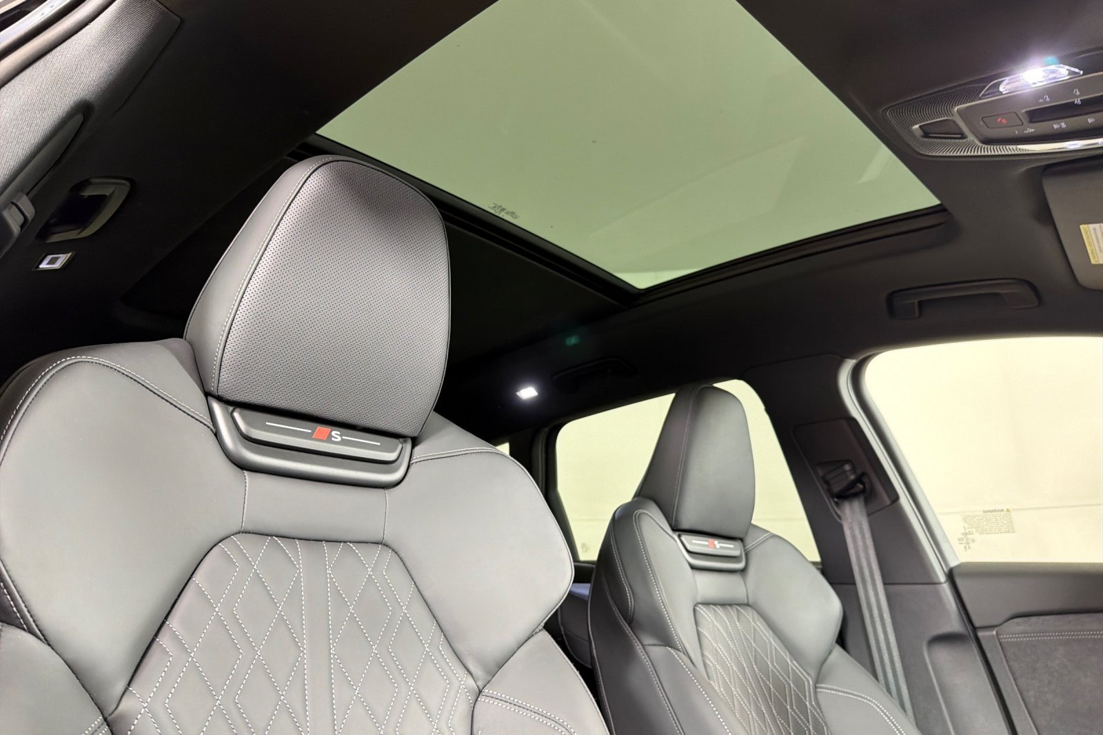 New 2027 Audi SQ6 e-tron Premium Plus AWD/4WD image 16