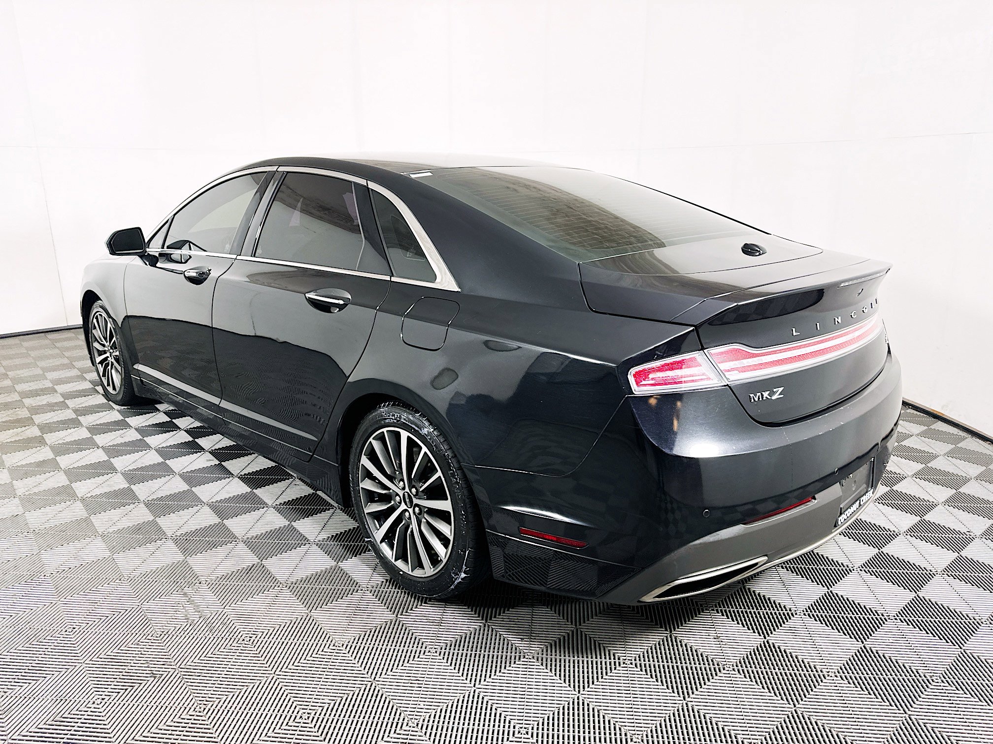 Used 2019 Lincoln MKZ Premiere image 5