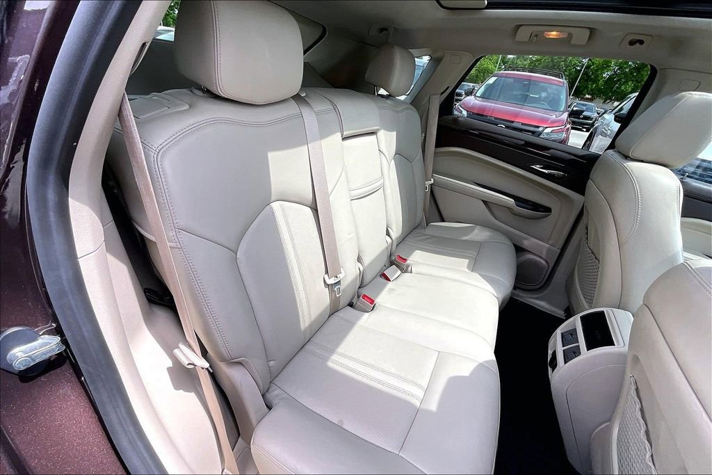Used 2015 Cadillac SRX Luxury AWD/4WD image 37
