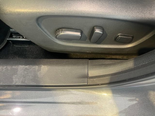 Used 2019 Nissan Rogue SL AWD/4WD image 16