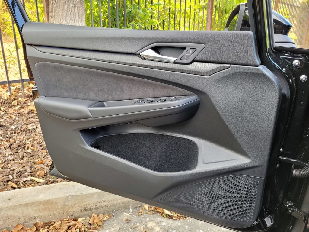New 2024 Volkswagen GTI SE FWD image 25