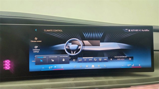 Used 2025 BMW i7 eDrive50 image 52