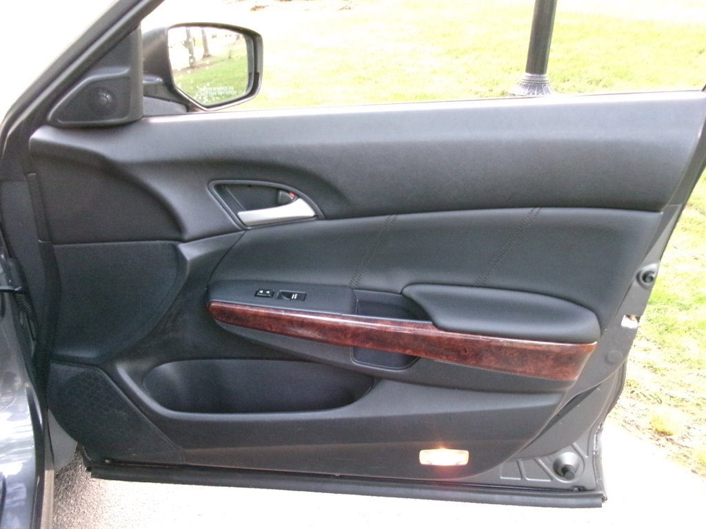 Used 2012 Honda Crosstour EX-L image 19