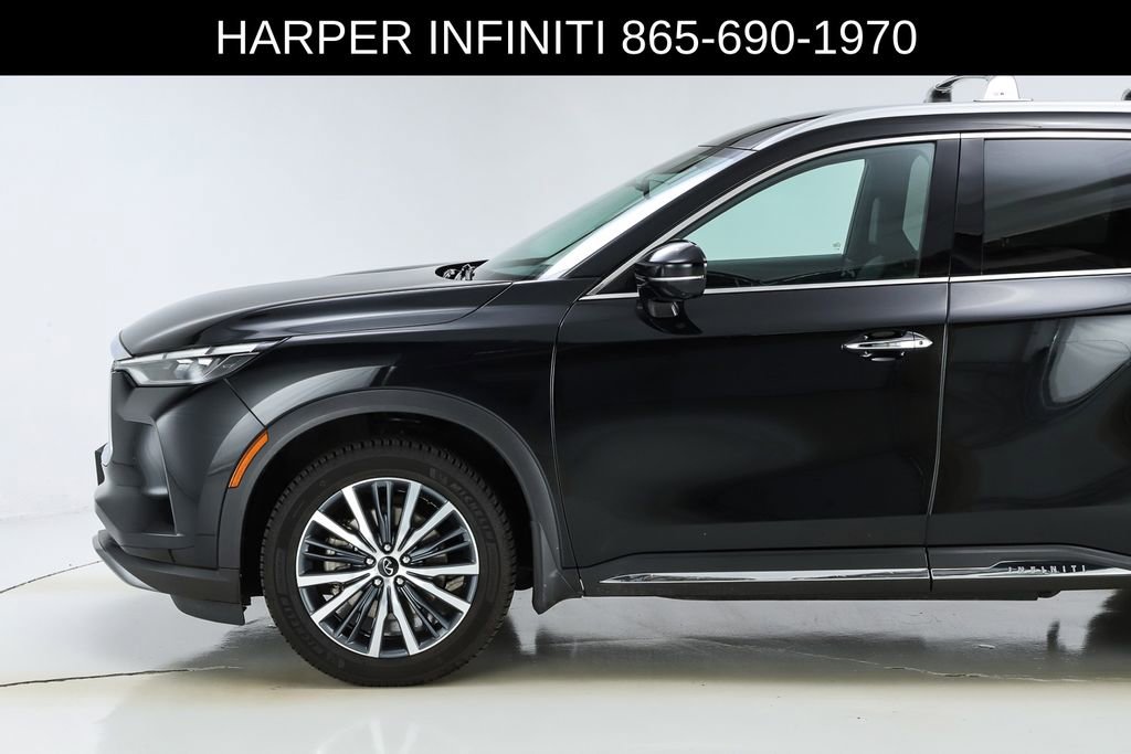 Used 2023 INFINITI QX60 Sensory w/ Cargo Package AWD/4WD image 3
