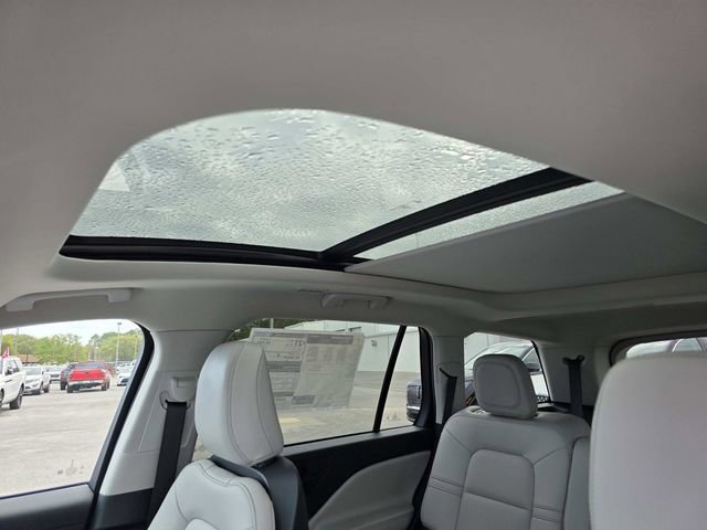 New 2026 Lincoln Aviator 2WD w/ Jet Appearance Package image 9