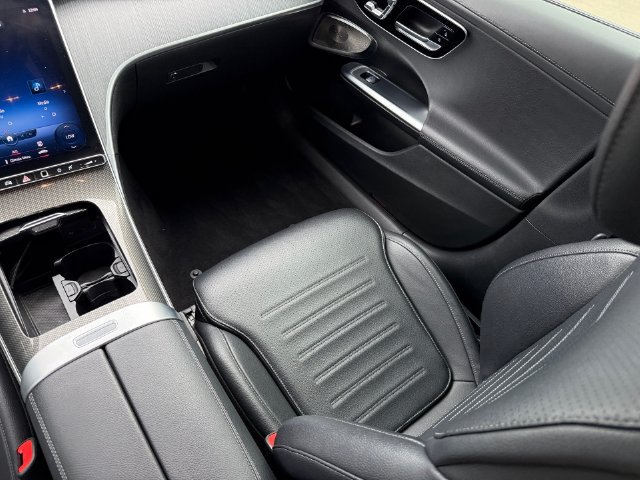 Used 2022 Mercedes-Benz C 300 Sedan image 23