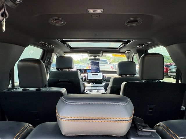 Used 2025 Ford Expedition Tremor AWD/4WD image 35