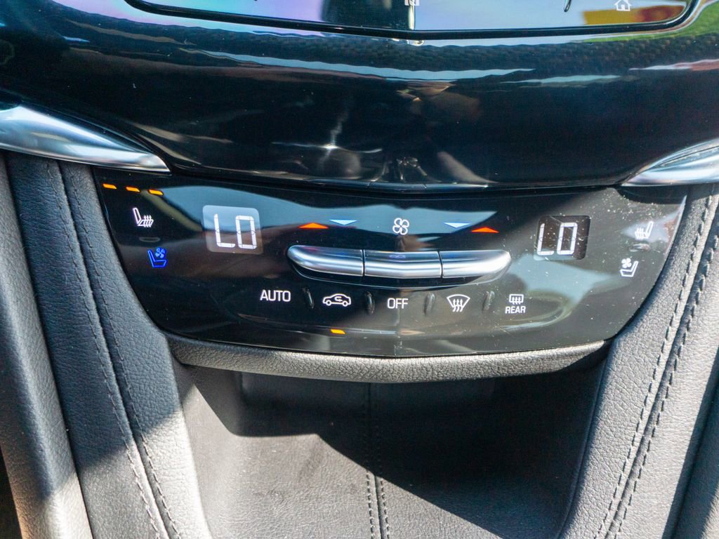 Used 2021 Cadillac XT6 Sport w/ LPO, ONYX Package image 27