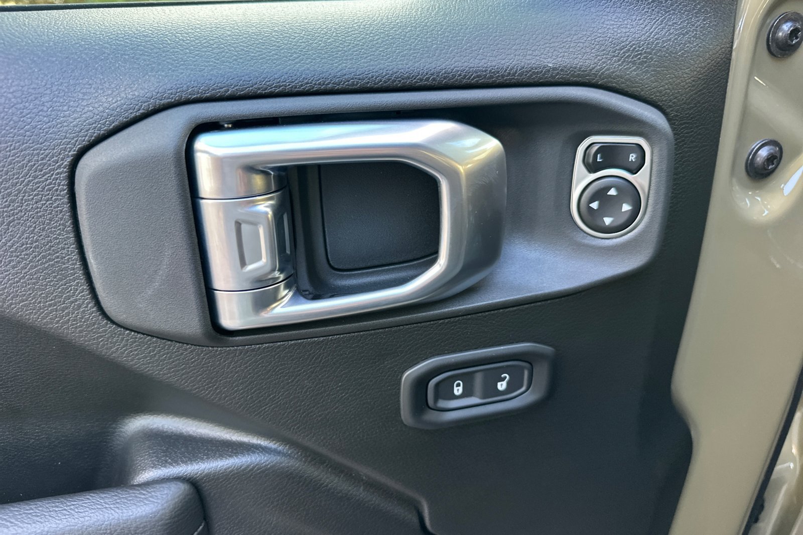 New 2026 Jeep Gladiator Sport AWD/4WD image 10