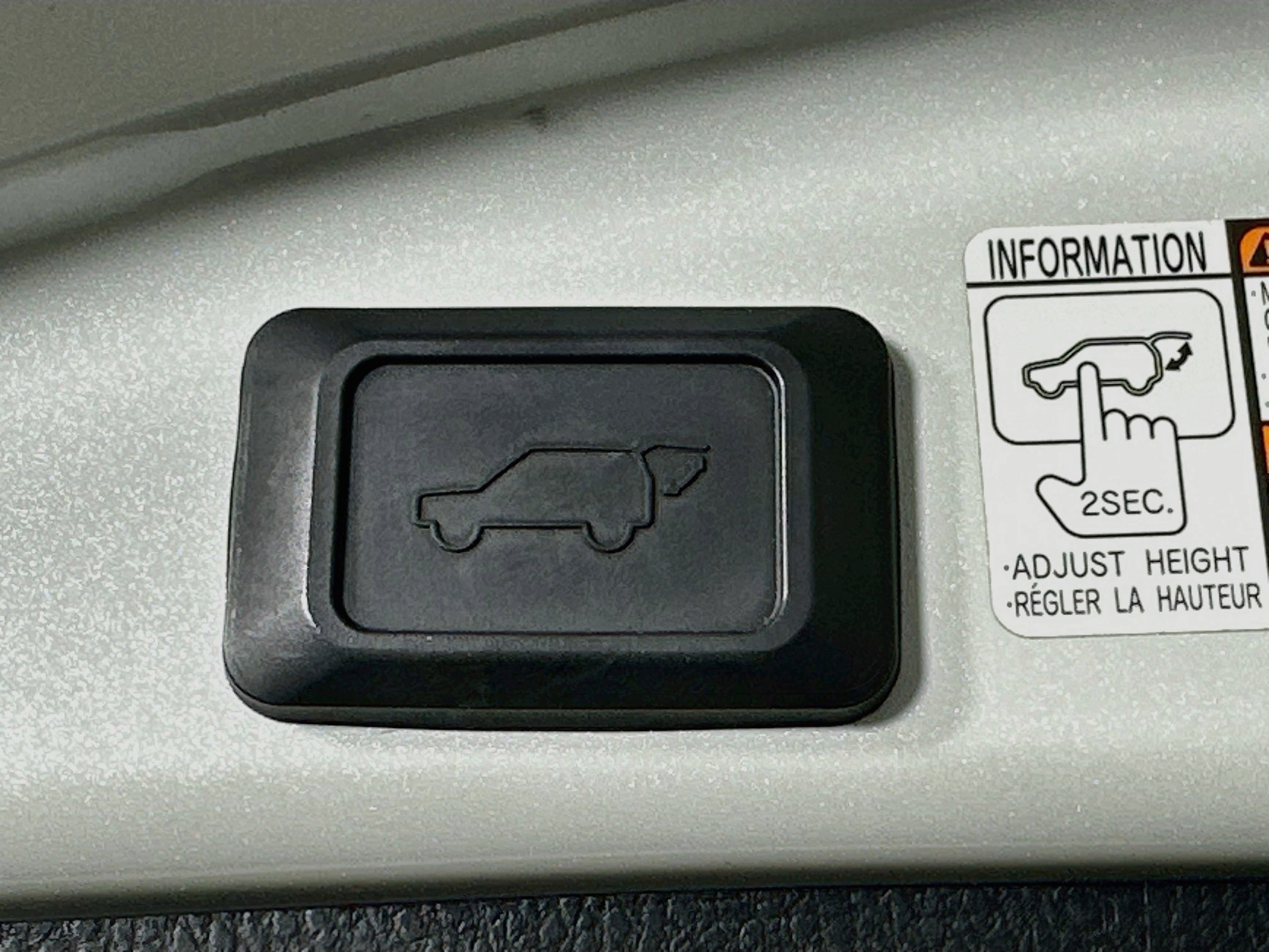 Used 2017 Toyota RAV4 Limited w/ Advanced Technology Package FWD image 31