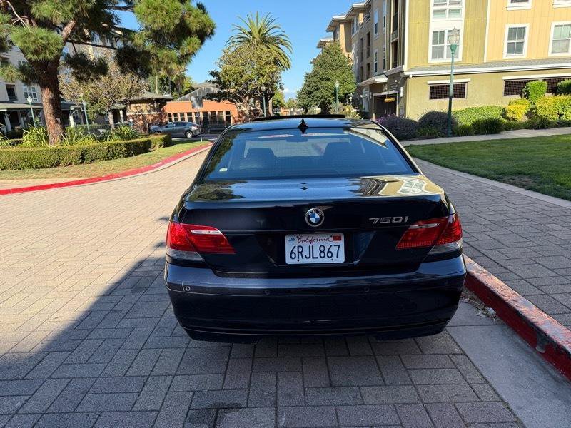 Used 2007 BMW 750i RWD image 6