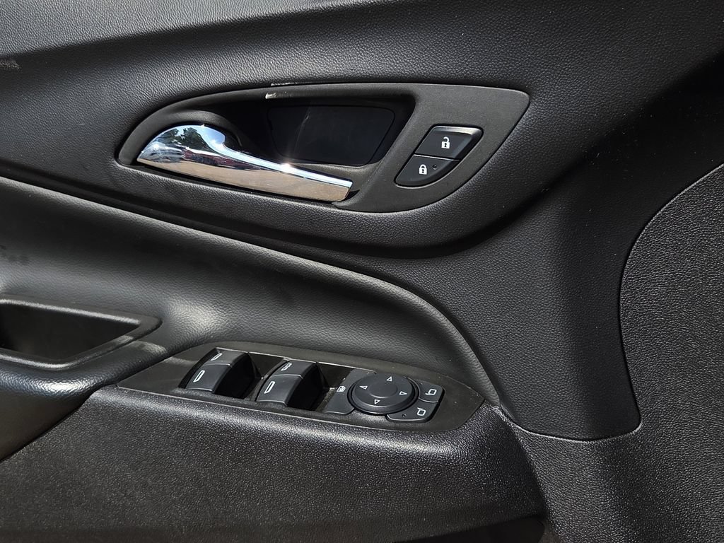 Used 2024 Chevrolet Equinox LT FWD image 18