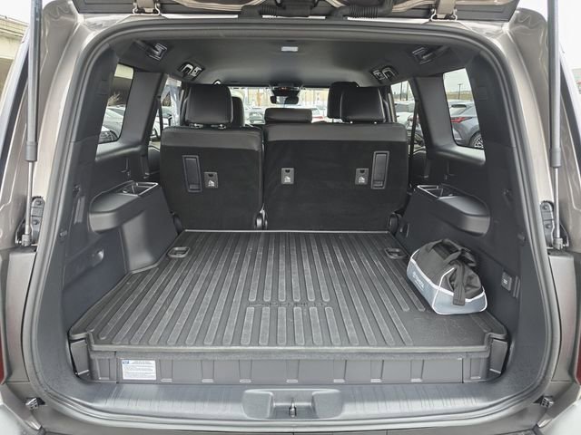 Used 2025 Toyota Land Cruiser image 31