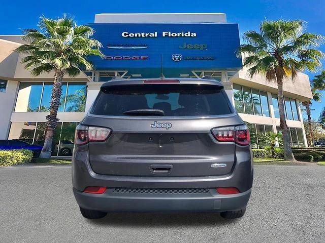 Certified 2022 Jeep Compass Latitude FWD image 6