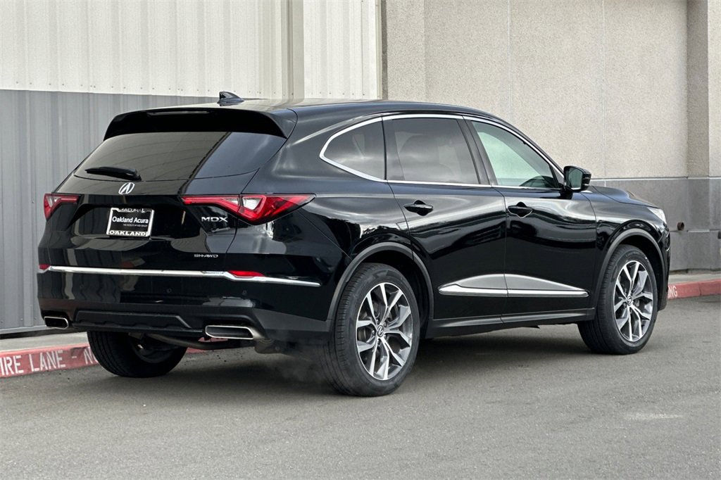 Certified 2023 Acura MDX SH-AWD w/ Technology Package image 5