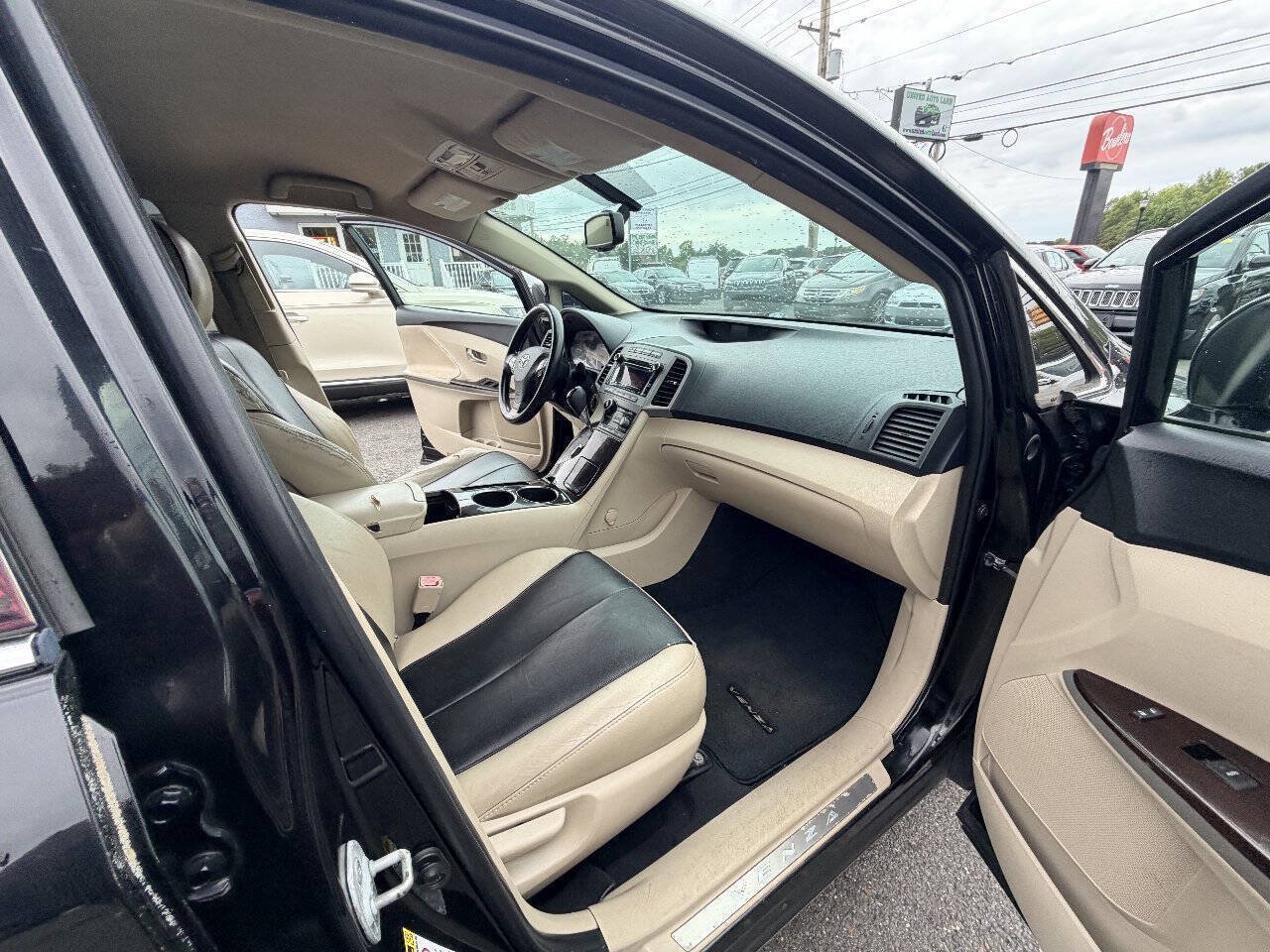 Used 2010 Toyota Venza AWD w/ Convenience Pkg image 51