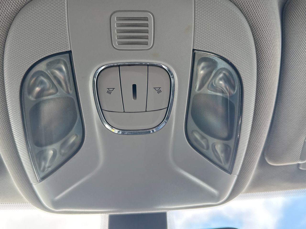 Used 2019 Jeep Compass Latitude AWD/4WD image 27