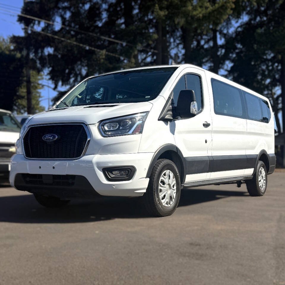 Used 2023 Ford Transit 350 XLT RWD image 2