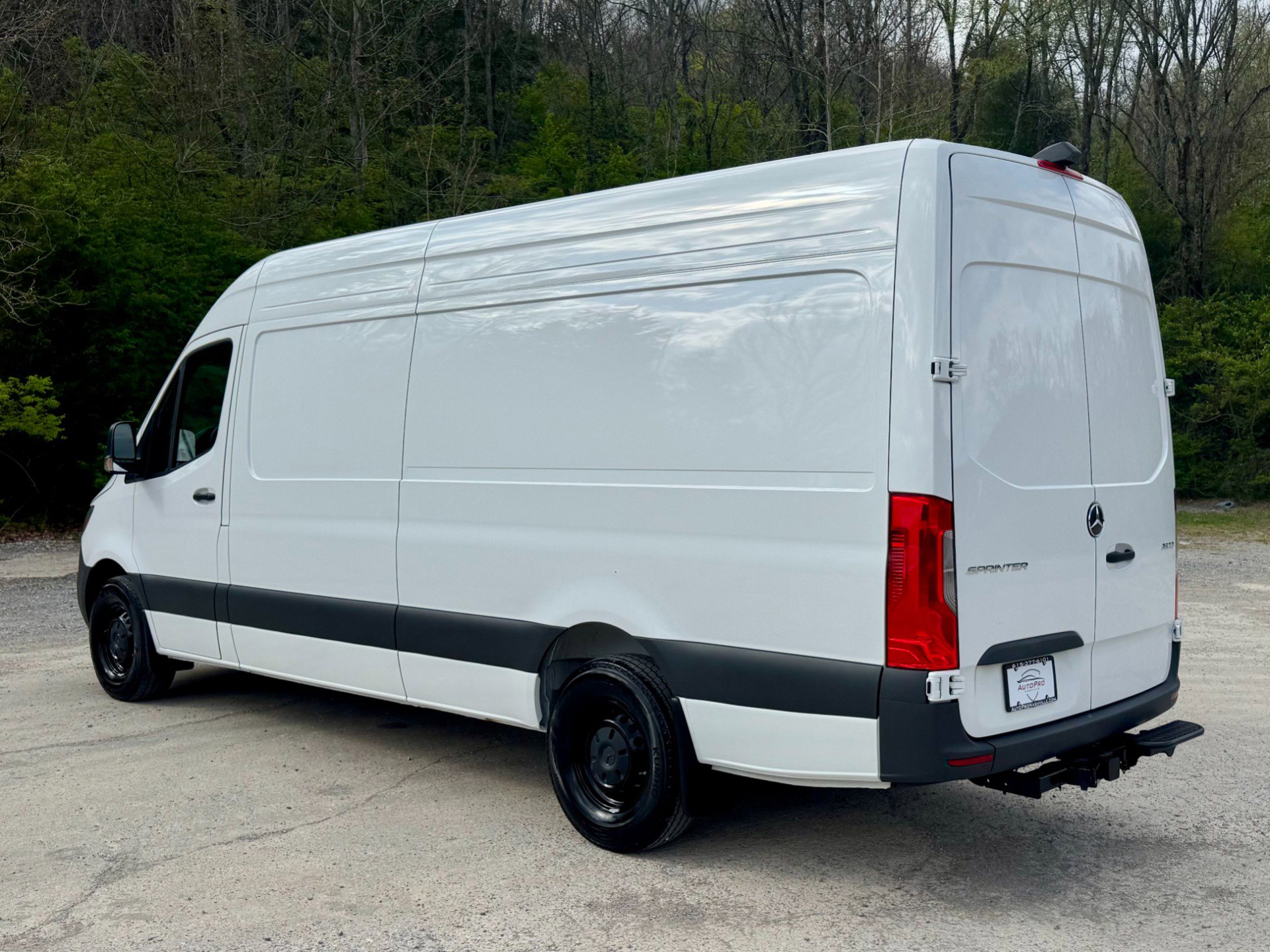 Used 2025 Mercedes-Benz Sprinter 2500 image 4