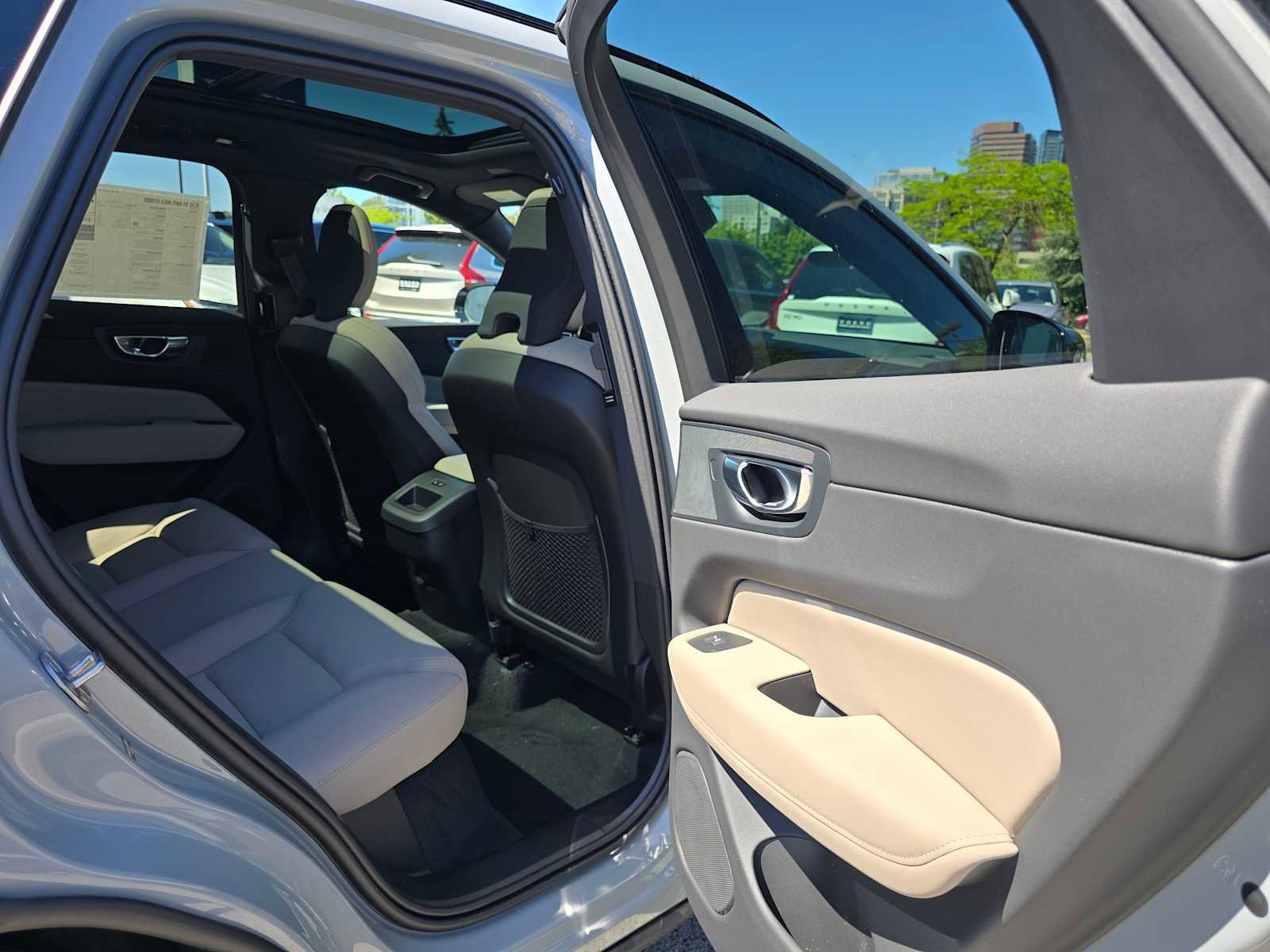 New 2026 Volvo XC60 B5 Core w/ Climate Package AWD/4WD image 13
