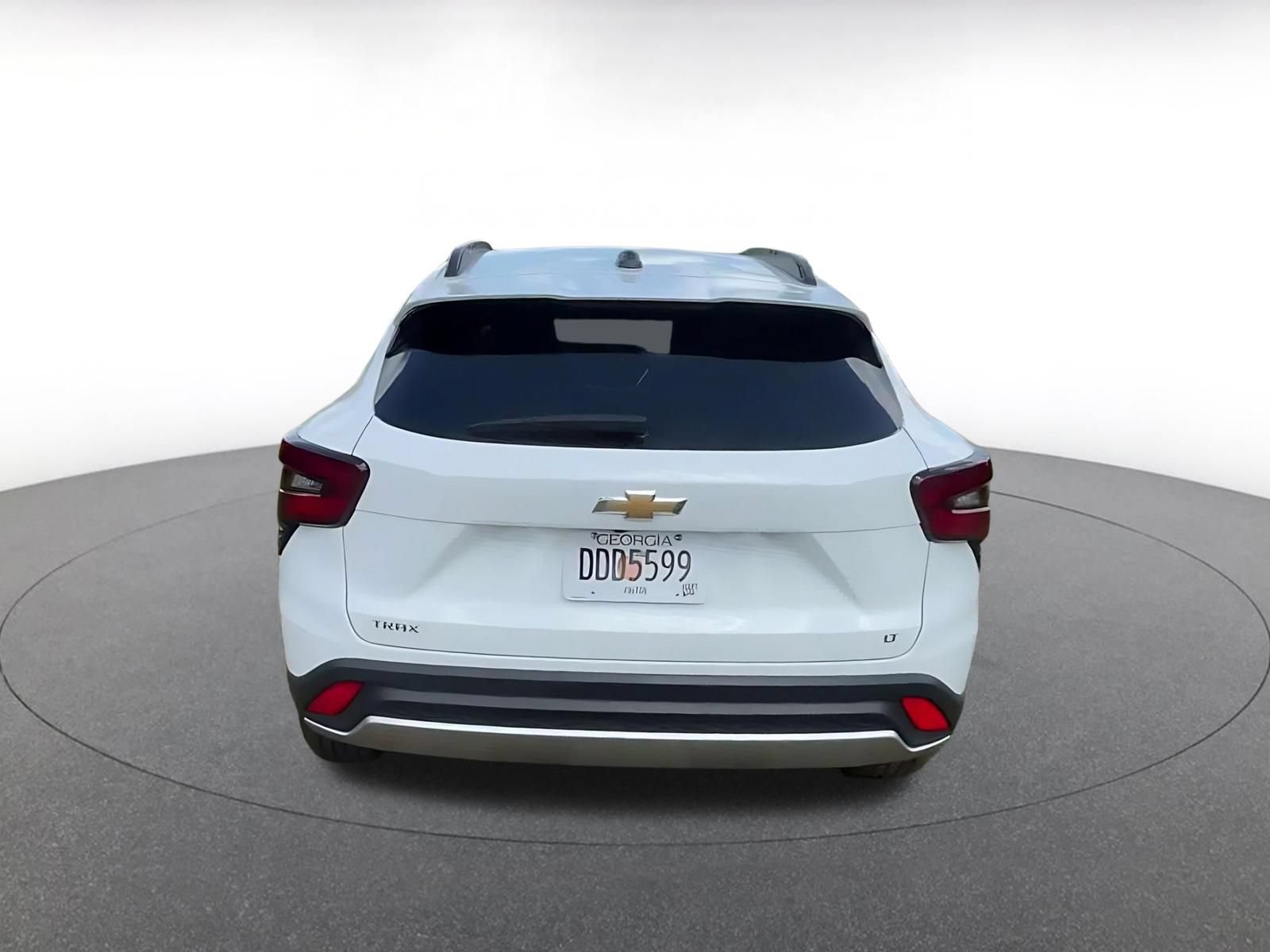 Used 2025 Chevrolet Trax LT FWD image 12