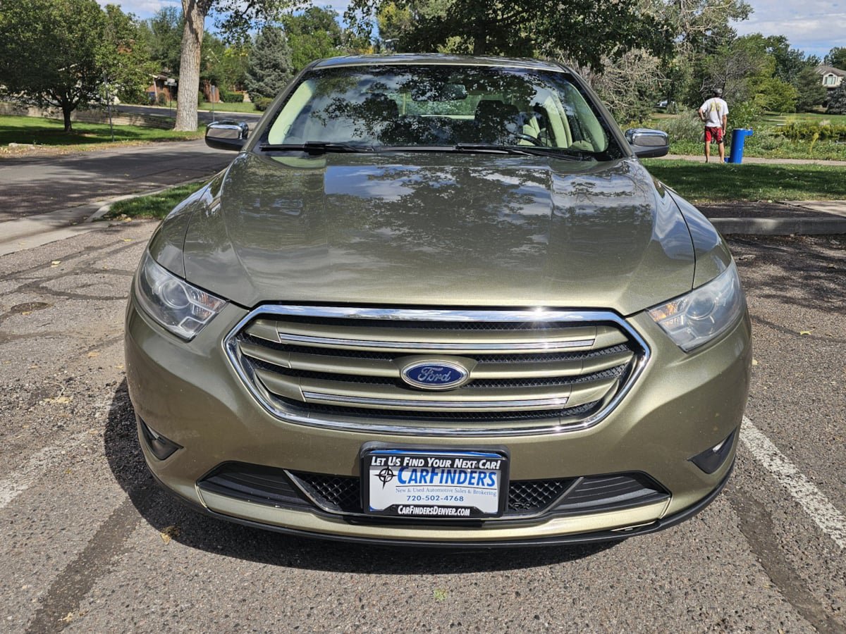 Used 2013 Ford Taurus Limited FWD image 8