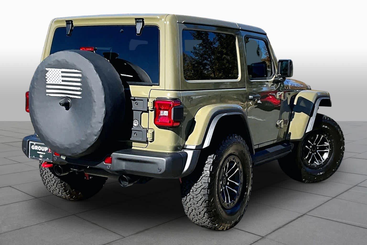 Used 2025 Jeep Wrangler Rubicon AWD/4WD image 12