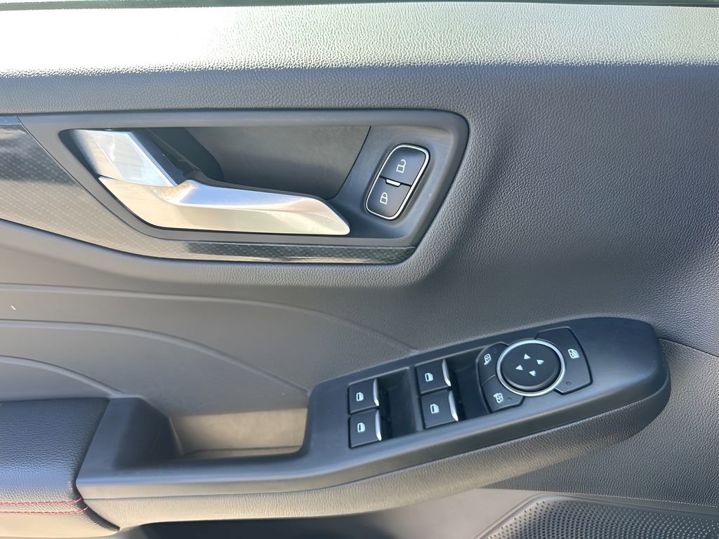 Used 2025 Ford Escape ST-Line image 24