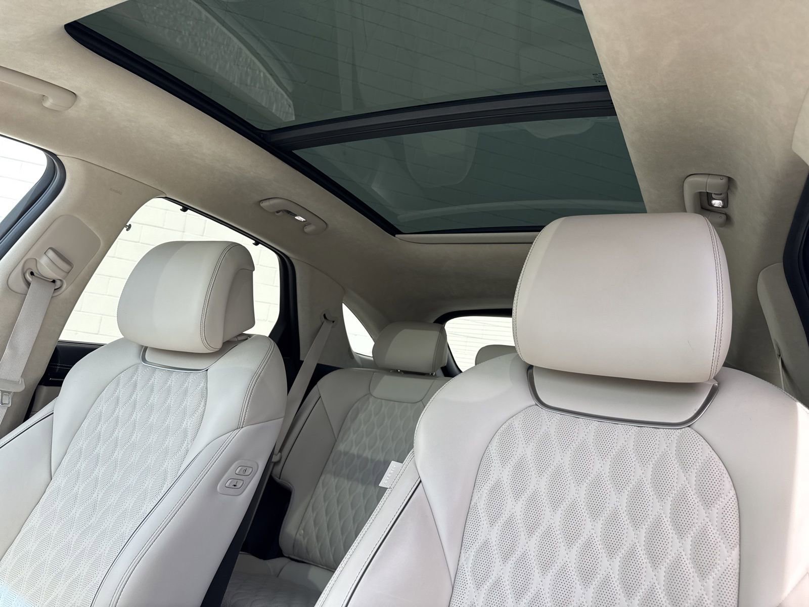 Used 2024 Genesis GV70 3.5T Sport w/ Sport Prestige Package image 34