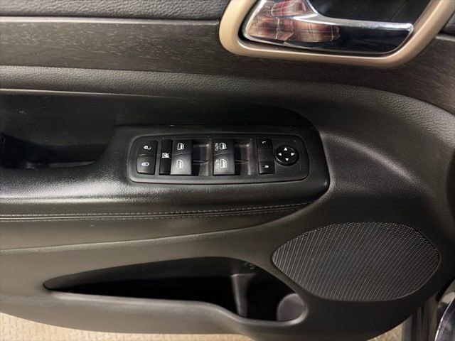 Used 2015 Jeep Grand Cherokee Laredo w/ Quick Order Package 23E image 15