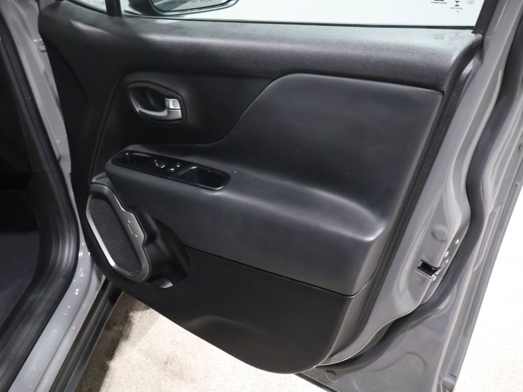 Used 2020 Jeep Renegade Limited image 24