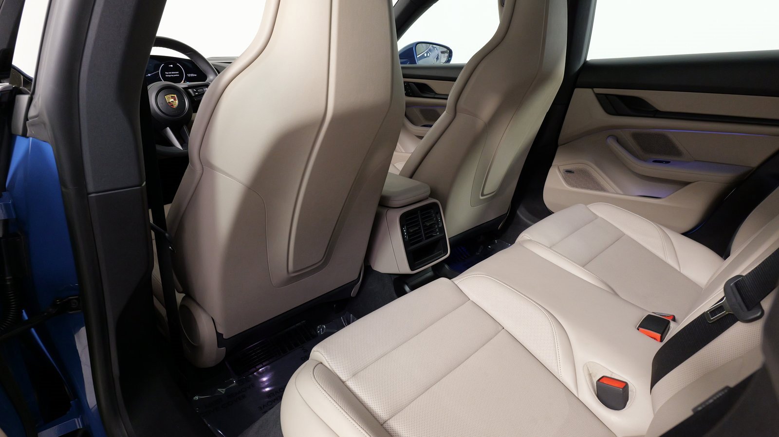 Used 2023 Porsche Taycan image 36