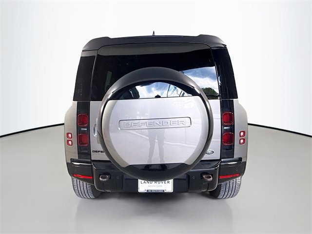 Certified 2023 Land Rover Defender 110 X-Dynamic SE image 6