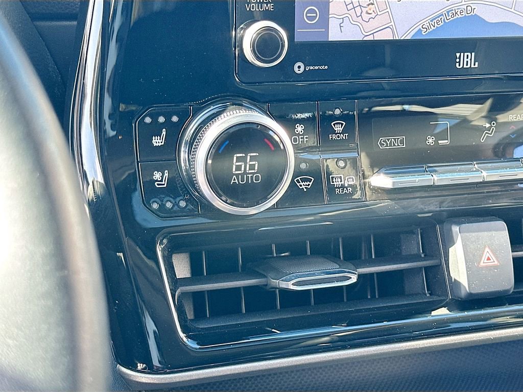 Used 2020 Toyota Highlander Limited image 18