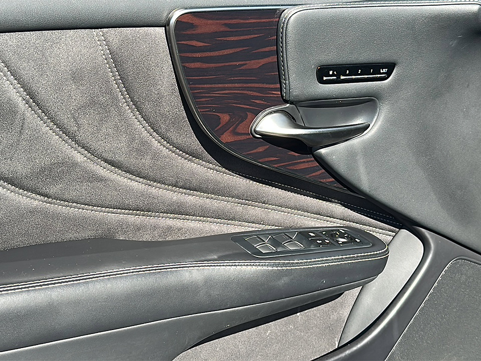 Used 2019 Lexus LS 500 image 16