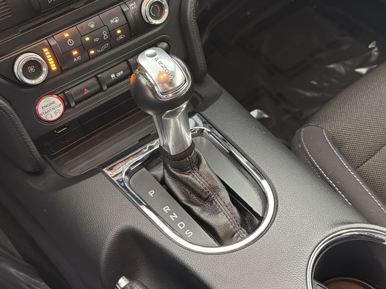 Used 2016 Ford Mustang Convertible RWD image 20
