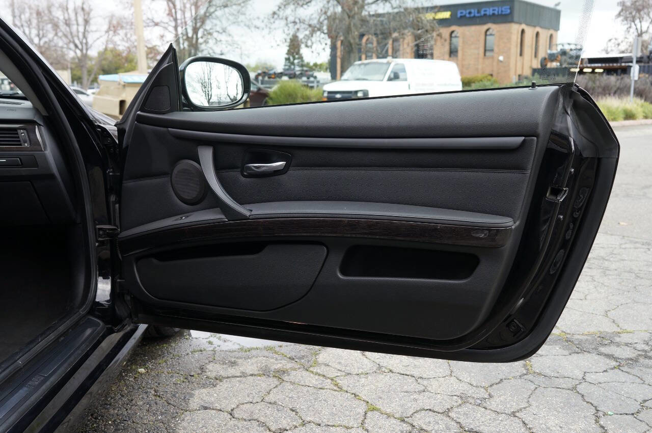 Used 2011 BMW 335i Coupe image 22