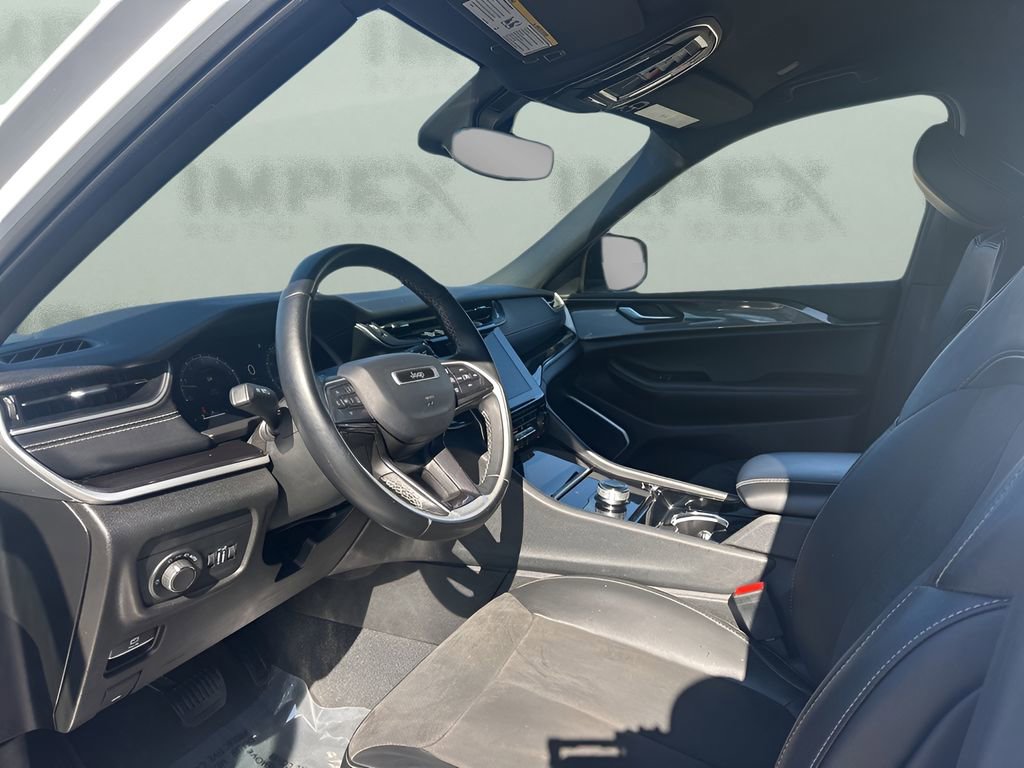 Used 2022 Jeep Grand Cherokee L Laredo image 9