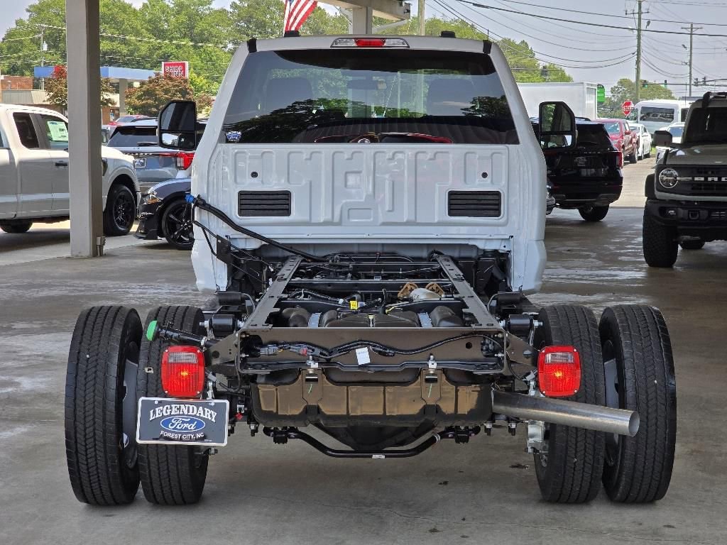 New 2025 Ford F550 4x4 Regular Cab Super Duty image 25