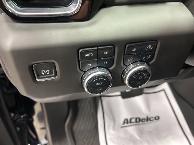 Used 2025 GMC Sierra 3500 Denali w/ Denali Reserve Package image 17