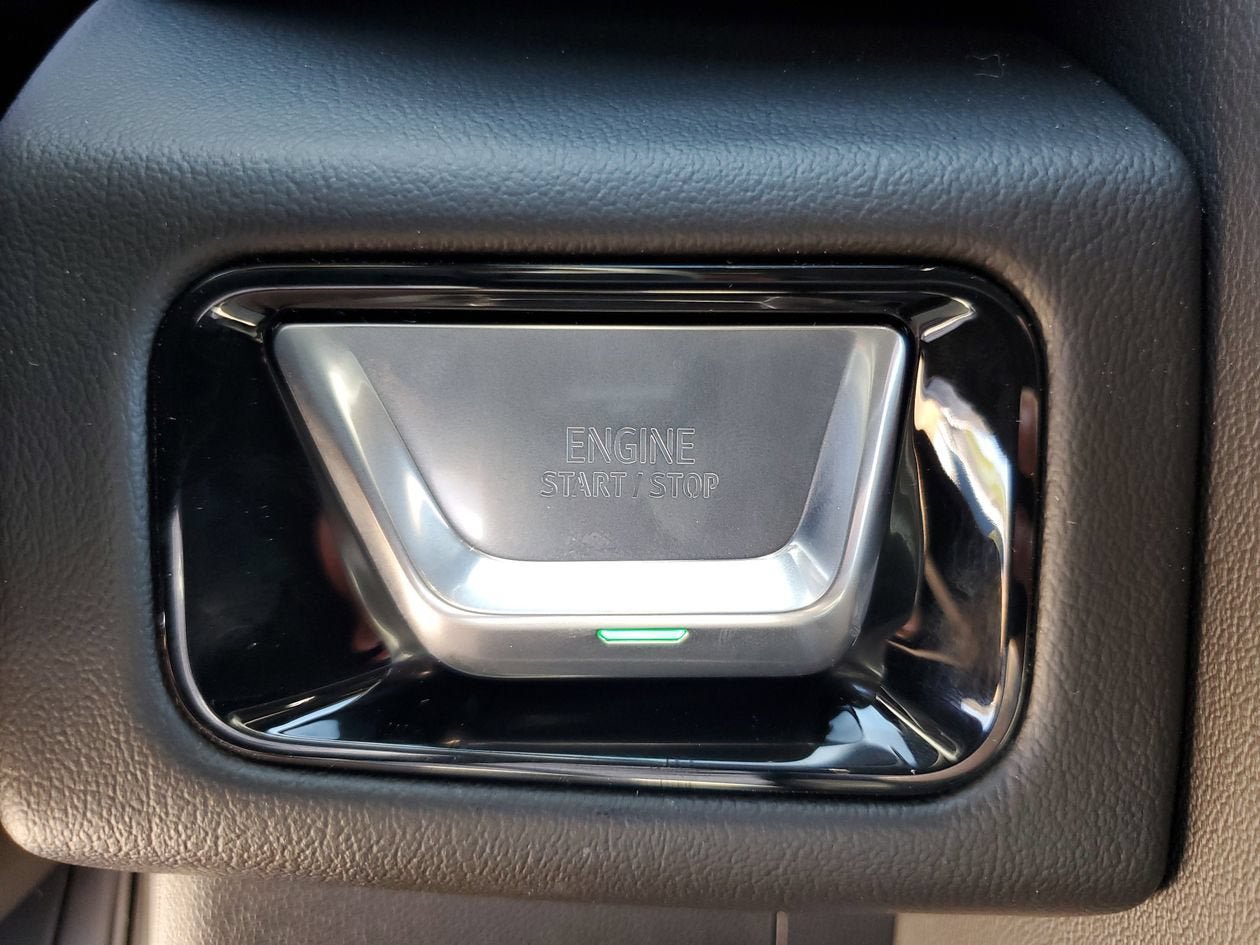 New 2026 GMC Yukon XL Denali w/ Sun & Power Step Package AWD/4WD image 24